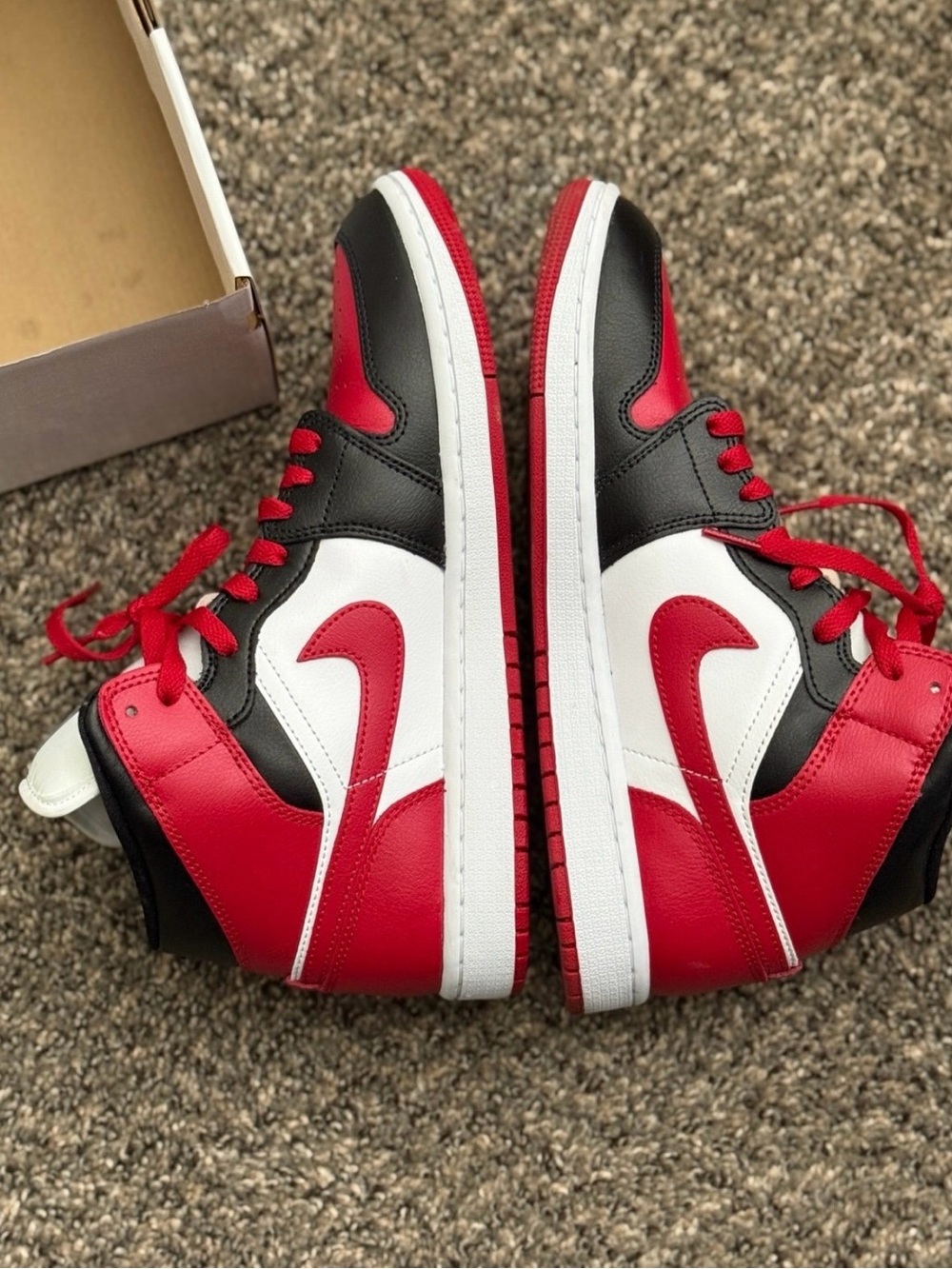 Jordan Air Jordan 1 Mid White Black Red - Picture 4 of 7